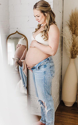 IMG_9432_Krista Pregnant_250x400