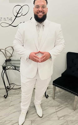 Justin Veloz-Perez_250x400.jpg