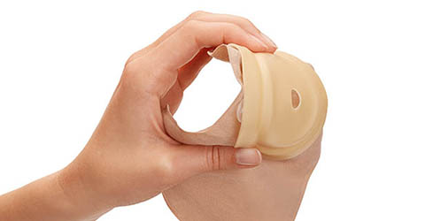 hand-bending-hollister-soft-convex-closed-ostomy-pouch_480x250