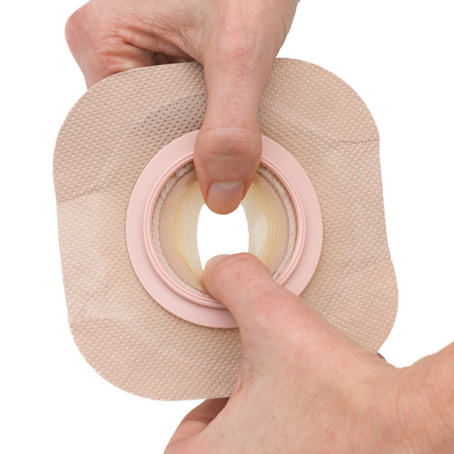 Hollister Incorporated New Image Flat Skin Barrier FormaFlex 14102 hand