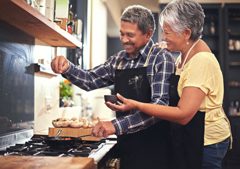 couple-cooking_485x342